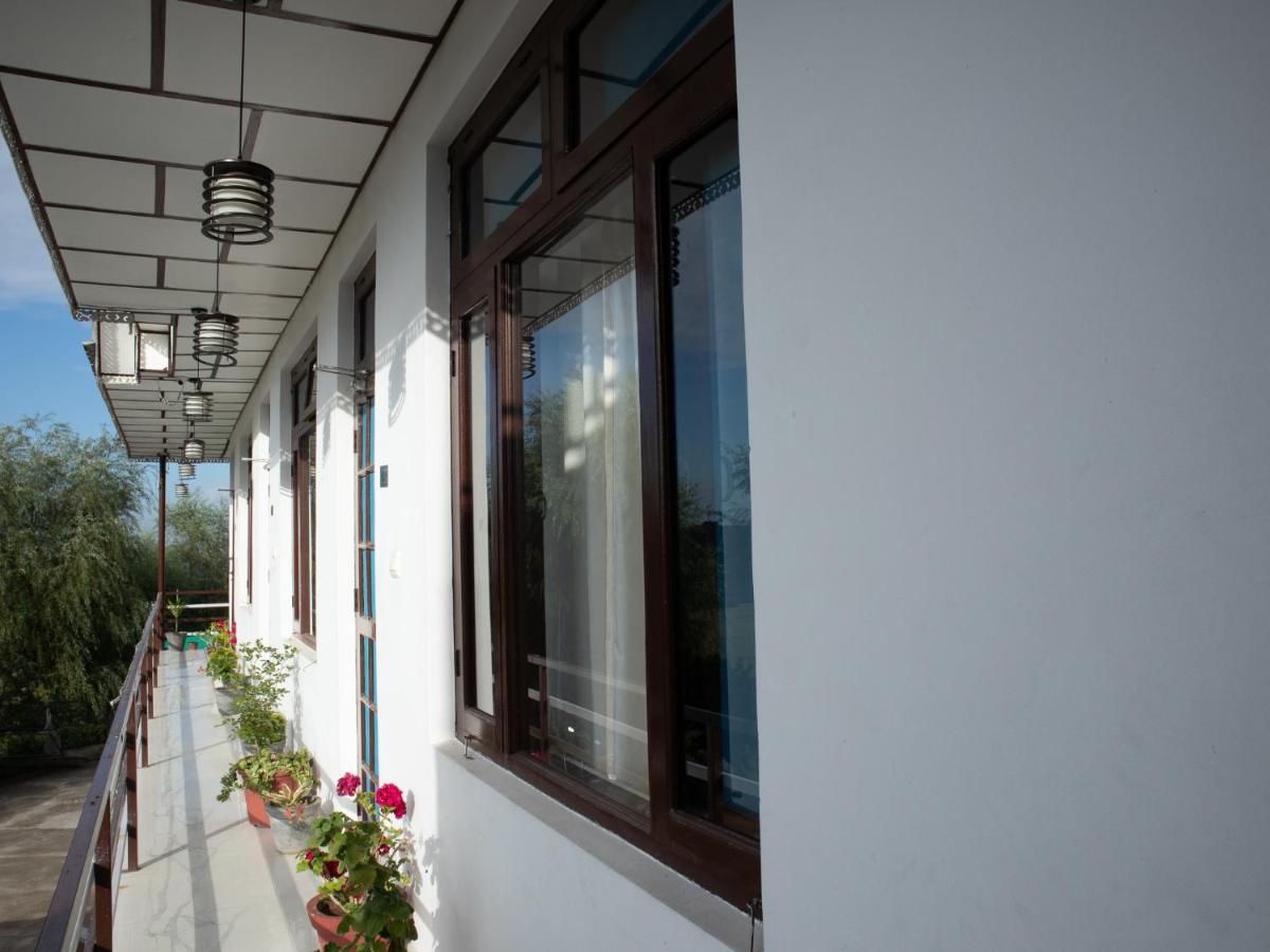 Bir High Hotel Kültér fotó